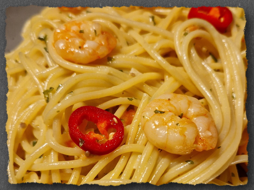 Spaghetti mit Garnelen in Tomaten Sahne Soße